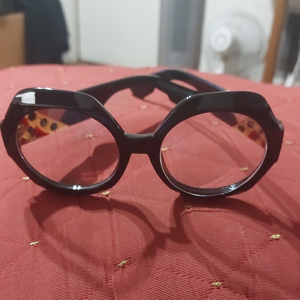 Chic Black Women's Sunglasses